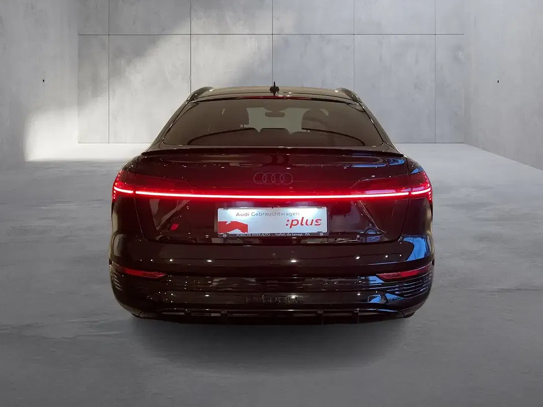 Audi Q8 55 e-tron quattro S line - Thumbnail 4