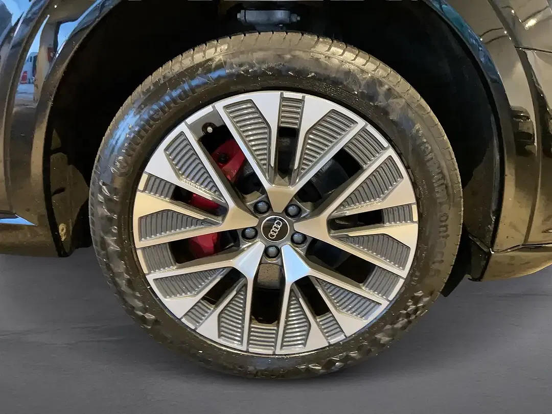 Audi Q8 55 e-tron quattro S line - Thumbnail 6