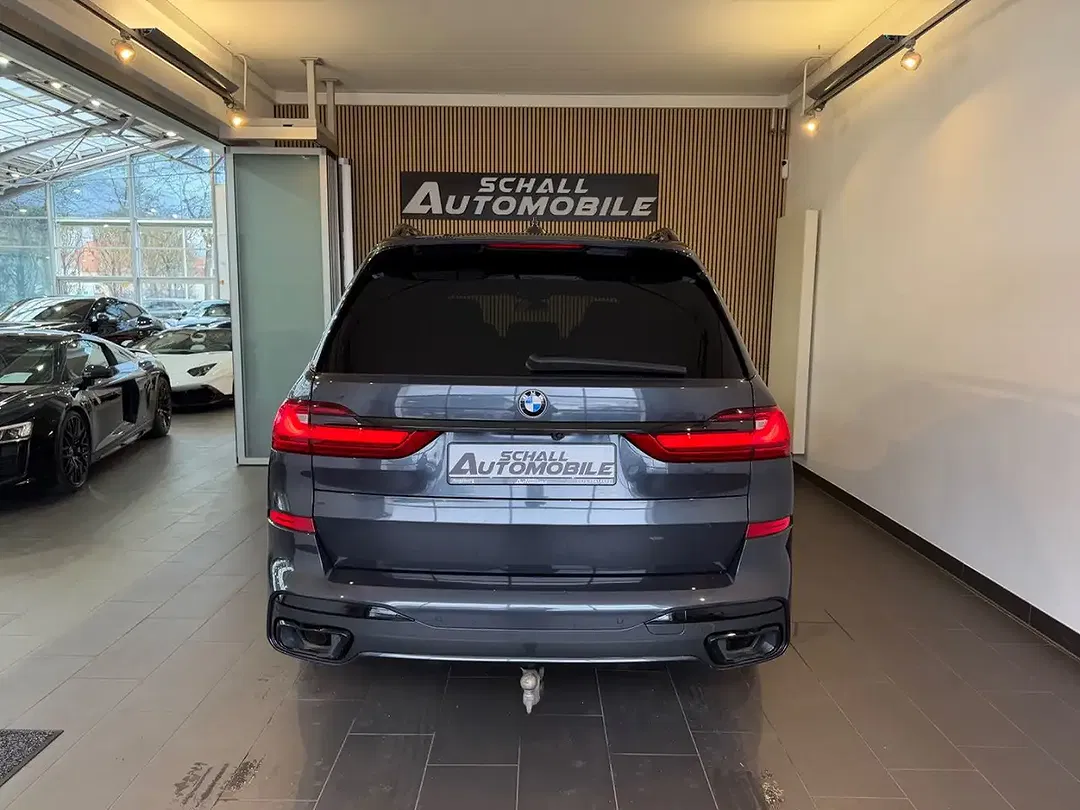 BMW X7 xDrive M Sport - Thumbnail 3