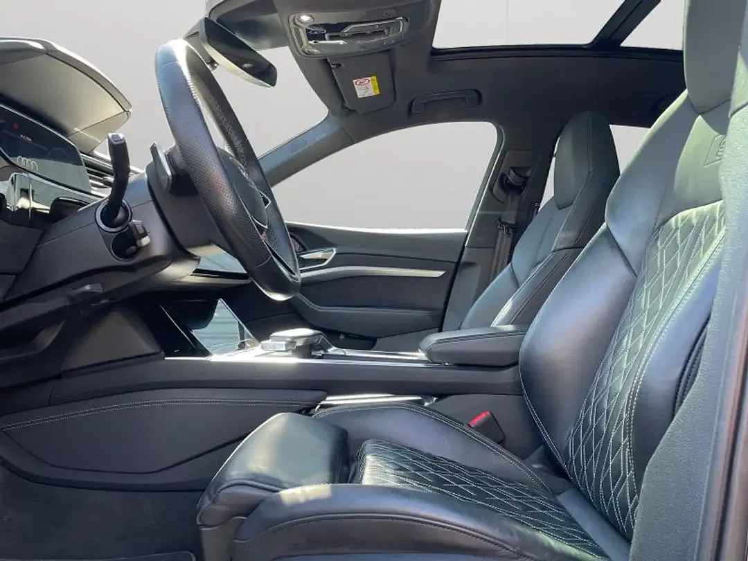 Audi SQ8 e-tron Sportback - Thumbnail 12