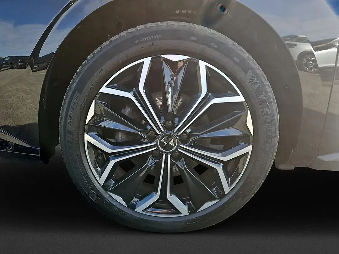 DS Automobiles DS 4 - Thumbnail 5