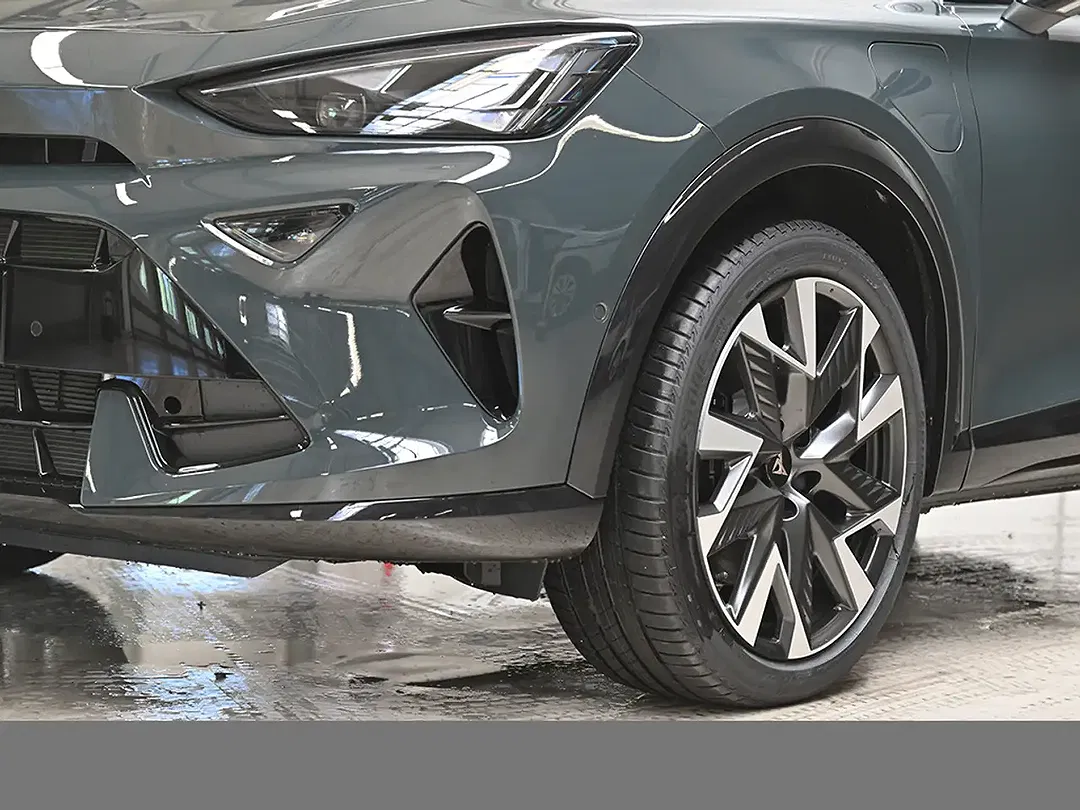 CUPRA Formentor PHEV VZ - Thumbnail 5