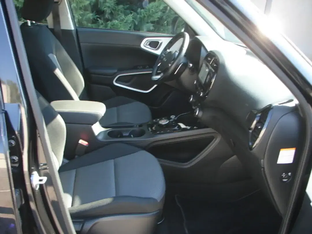 Kia Soul 64 kWh EV - Thumbnail 13