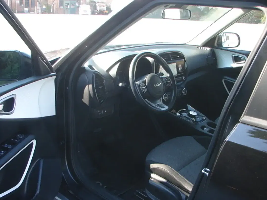 Kia Soul 64 kWh EV - Thumbnail 4