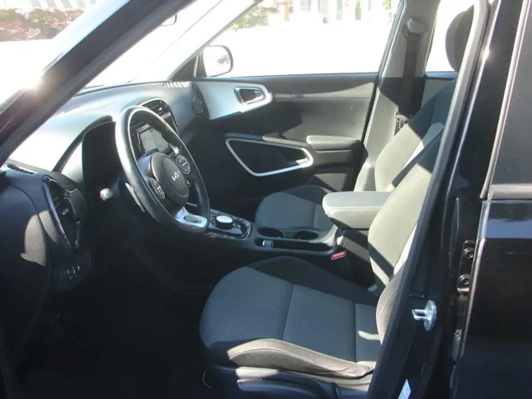 Kia Soul 64 kWh EV - Thumbnail 6