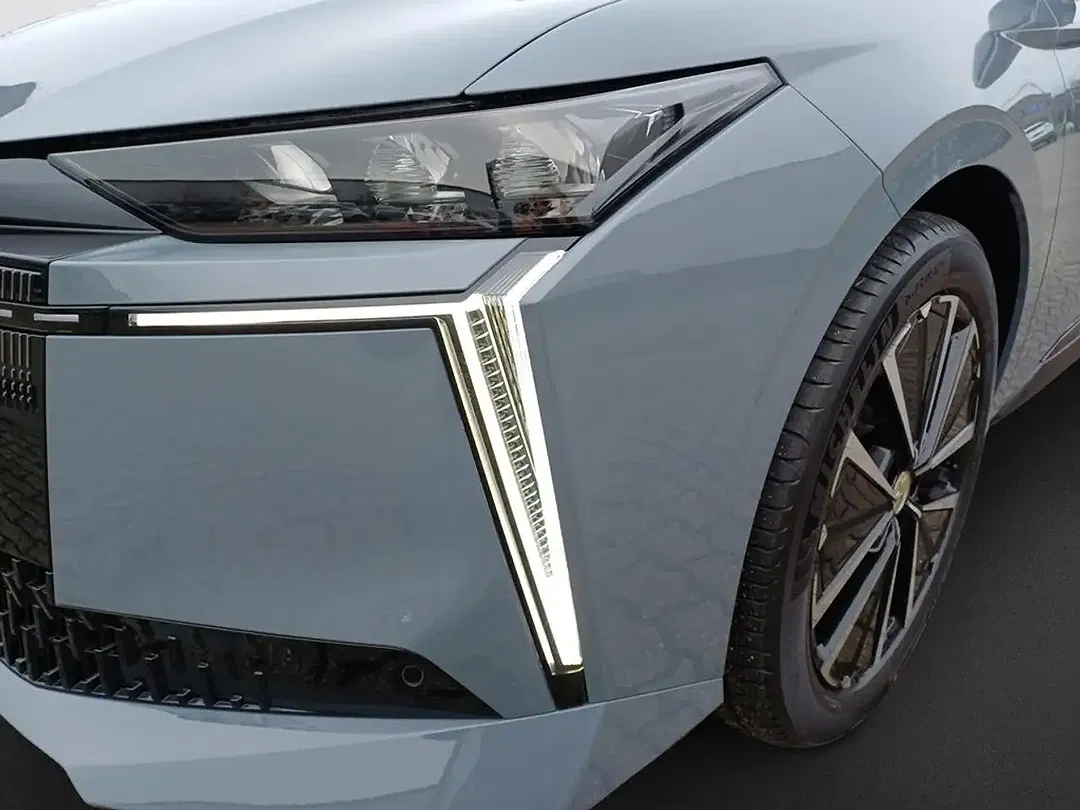 DS Automobiles DS 4 - Thumbnail 8
