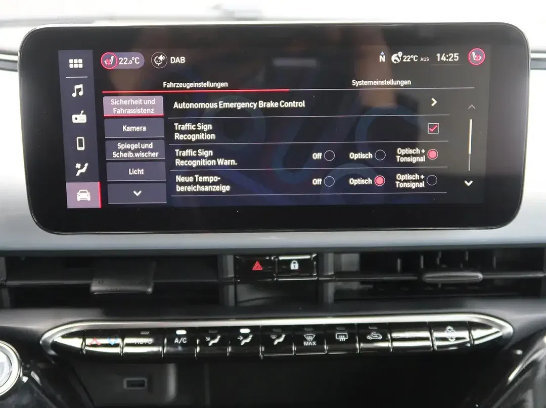 Fiat 500e Hybrid Icon - Thumbnail 9