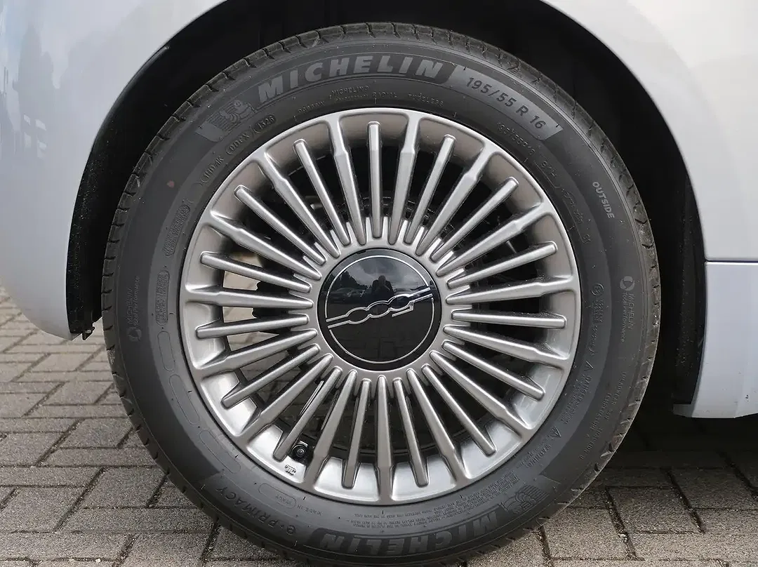 Fiat 500e Hybrid Icon - foto 13