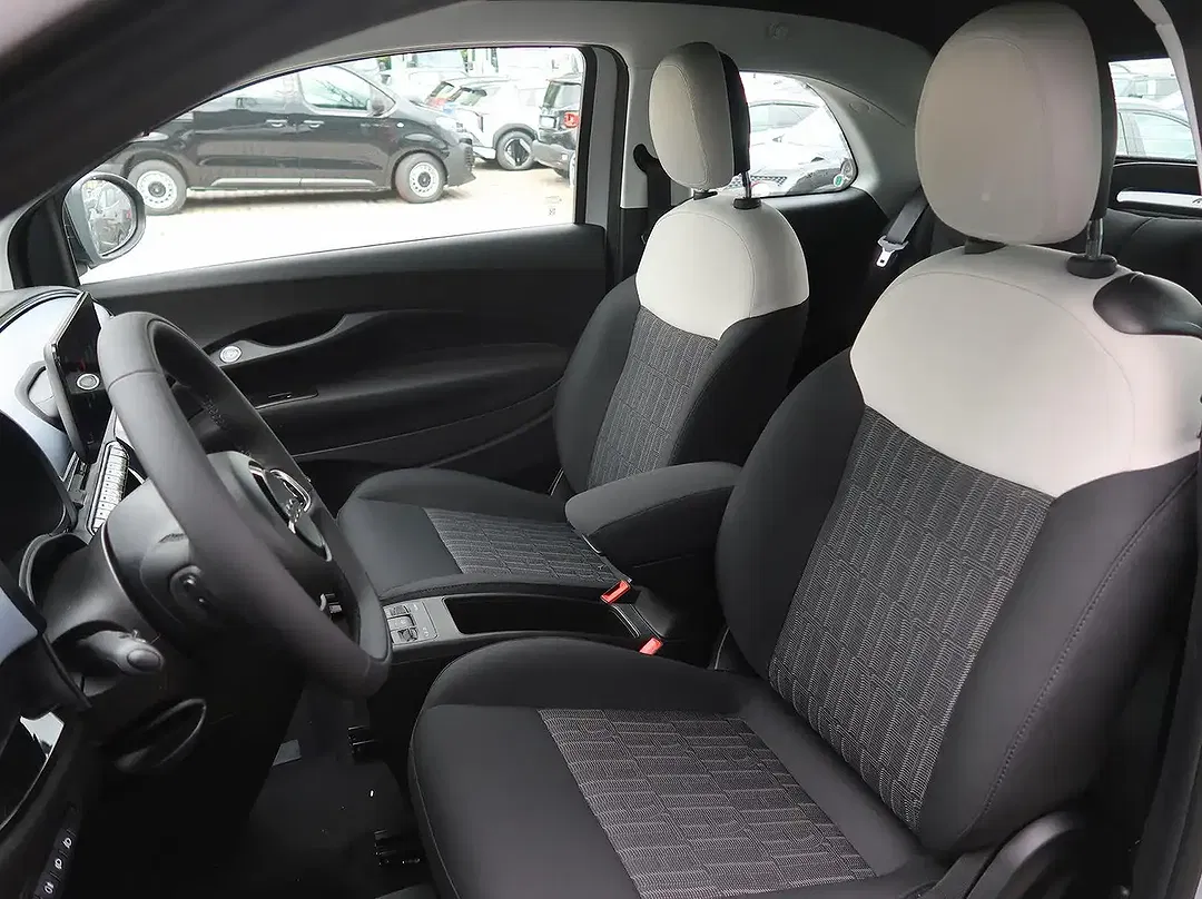 Fiat 500e Hybrid Icon - Thumbnail 3