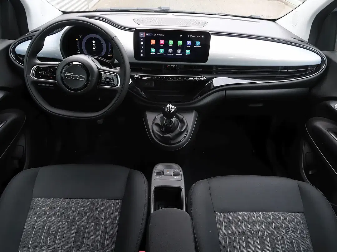 Fiat 500e Hybrid Icon - Thumbnail 6