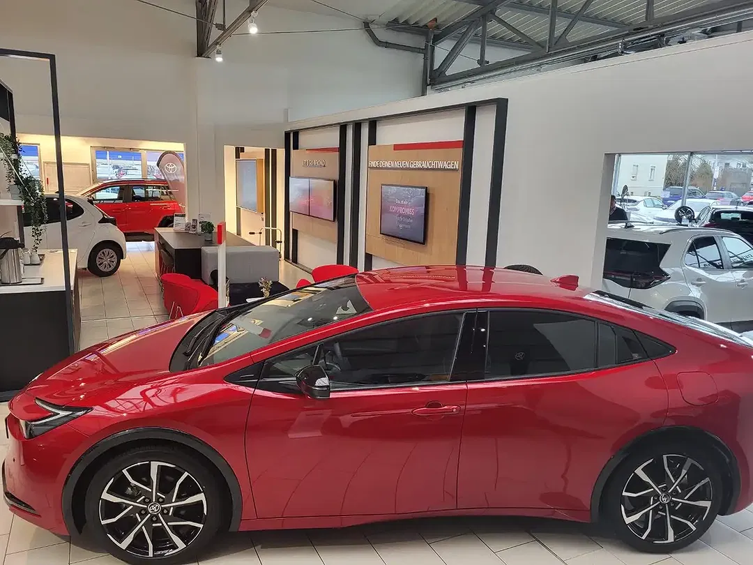 Toyota Prius Executive - Thumbnail 4