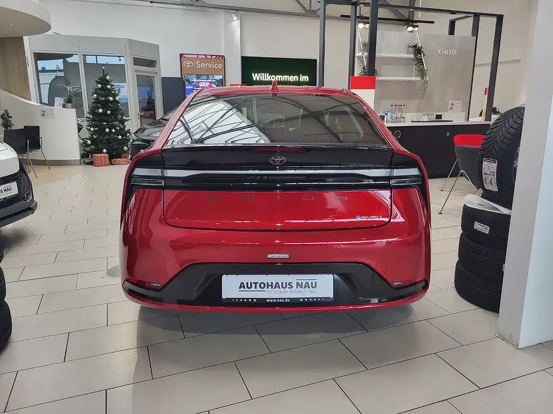 Toyota Prius Executive - Thumbnail 5