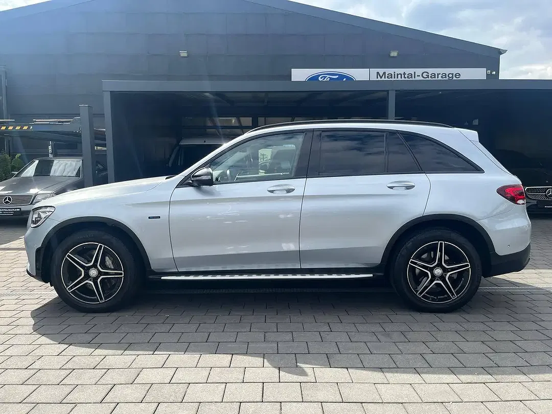 Mercedes-Benz GLC 300 4MATIC - Thumbnail 3