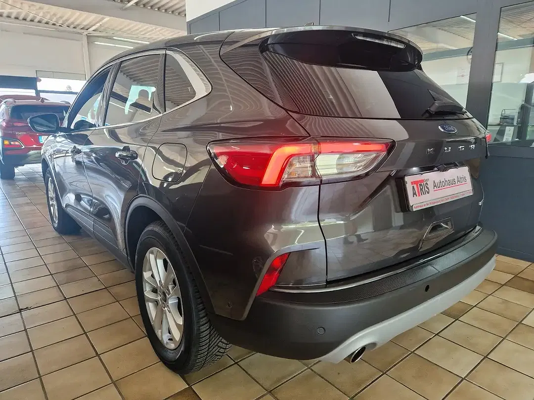 Ford Kuga Hybrid Titanium X - Thumbnail 4