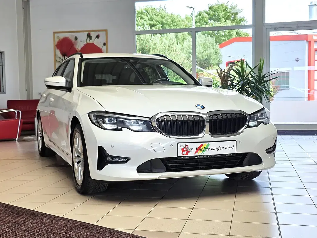 BMW 320 xDrive Touring - Thumbnail 13