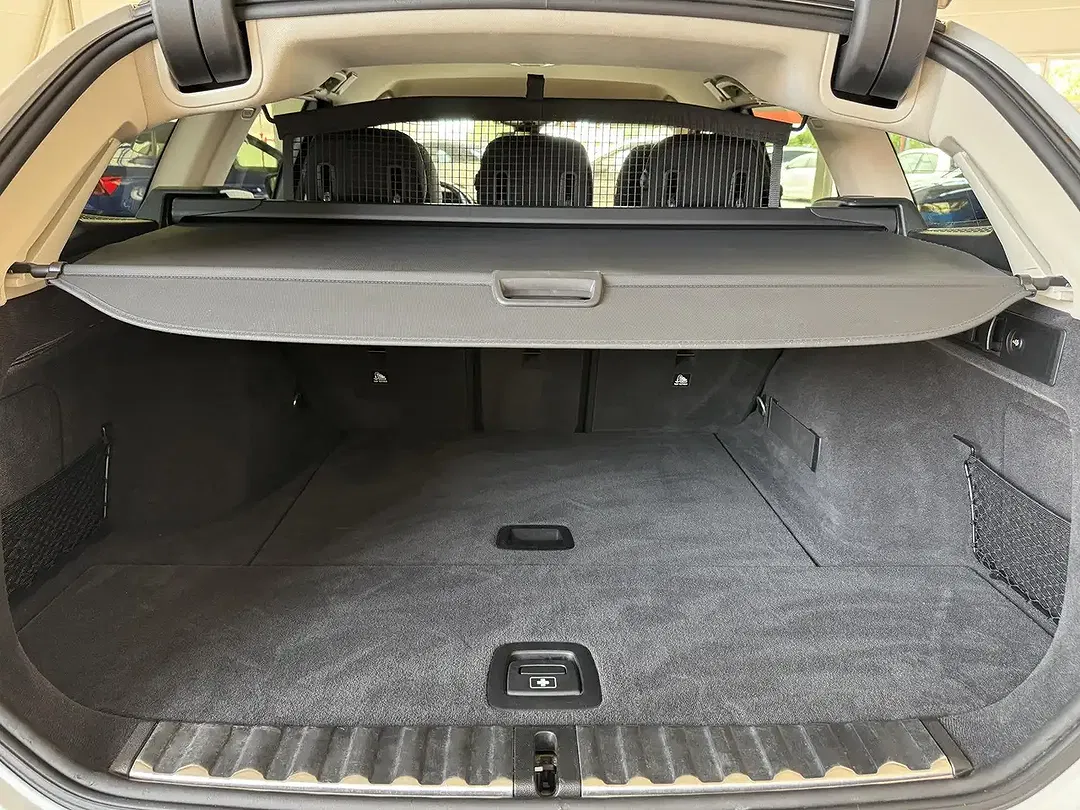BMW 320 xDrive Touring - Thumbnail 7