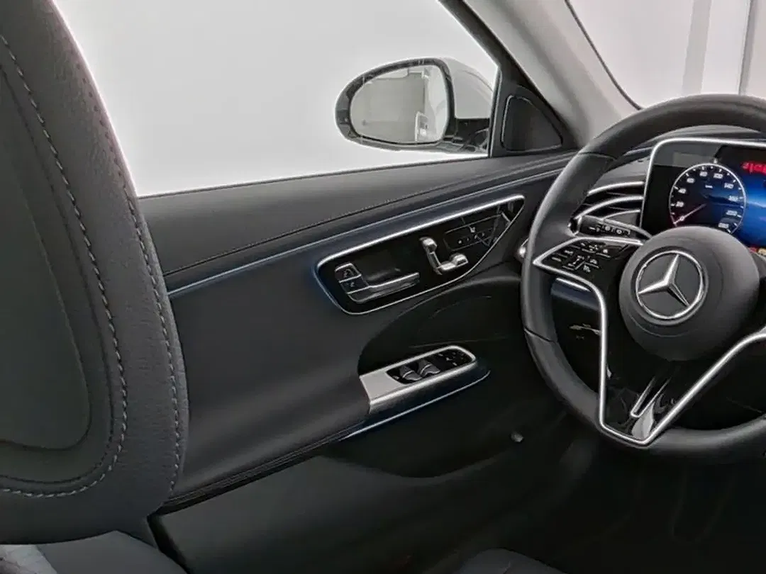 Mercedes-Benz E 300 4MATIC All-Terrain - Thumbnail 4