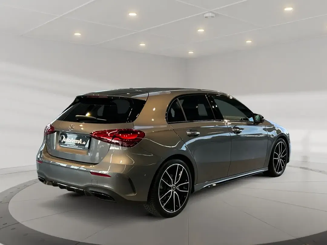 Mercedes-Benz A 200 AUT AMG MBUX Night - foto 2