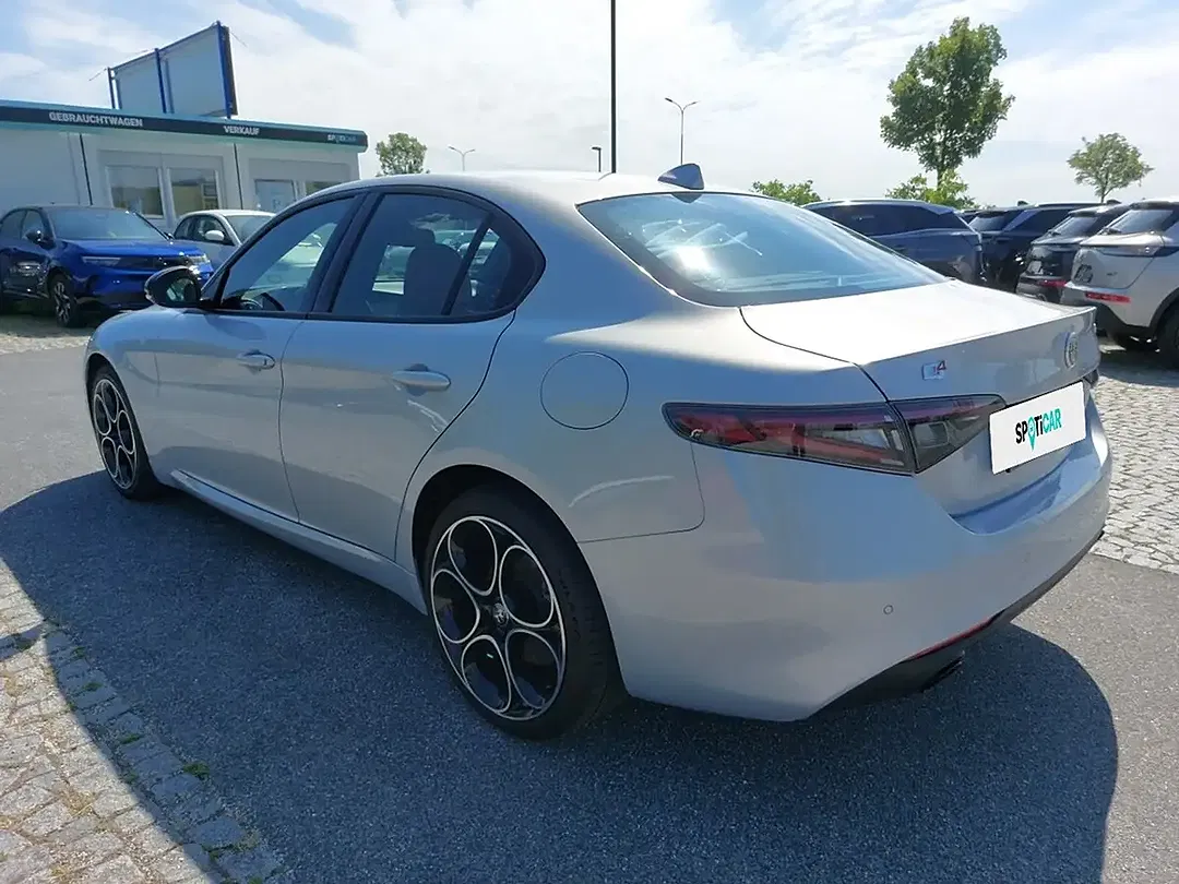 Alfa Romeo Giulia 2.2 16V - Thumbnail 7