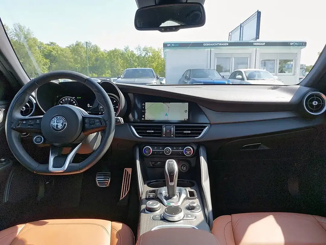 Alfa Romeo Giulia 2.2 16V - Thumbnail 9