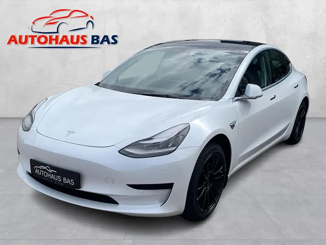 Tesla Model 3 Standard Range Plus - foto 1