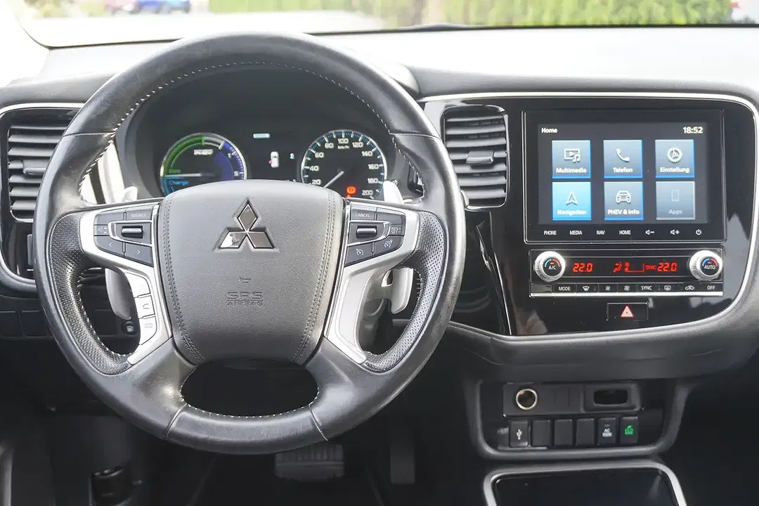 Mitsubishi Outlander 2.4 Hybrid PHEV 4WD Spirit - Thumbnail 9