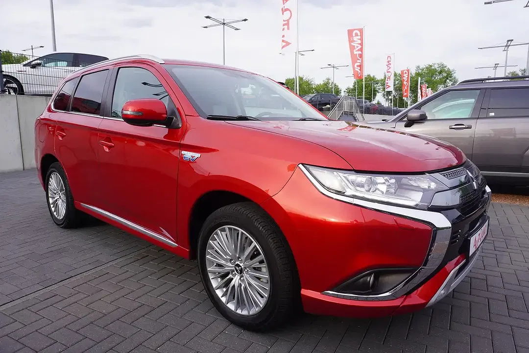 Mitsubishi Outlander 2.4 Hybrid PHEV 4WD Spirit - Thumbnail 4