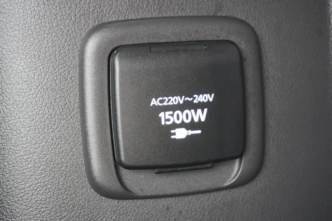 Mitsubishi Outlander 2.4 Hybrid PHEV 4WD Spirit - Thumbnail 6