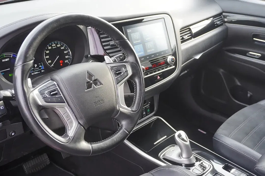 Mitsubishi Outlander 2.4 Hybrid PHEV 4WD Spirit - Thumbnail 7