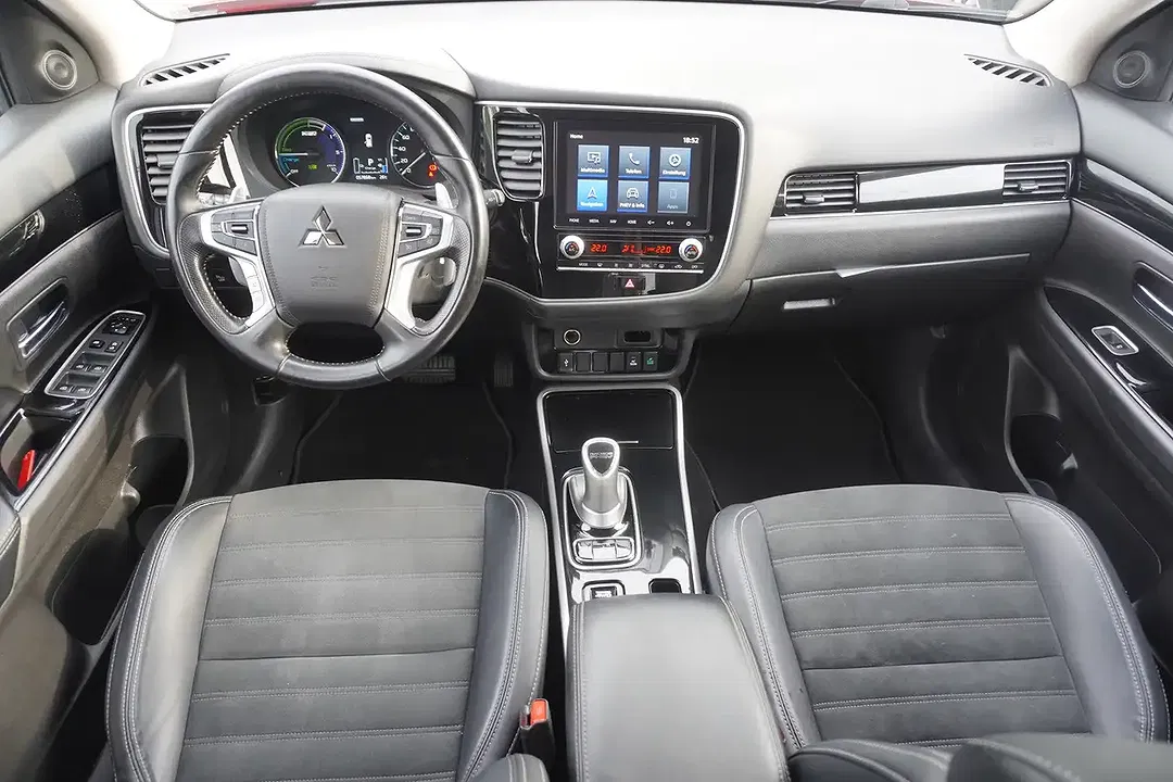 Mitsubishi Outlander 2.4 Hybrid PHEV 4WD Spirit - Thumbnail 8