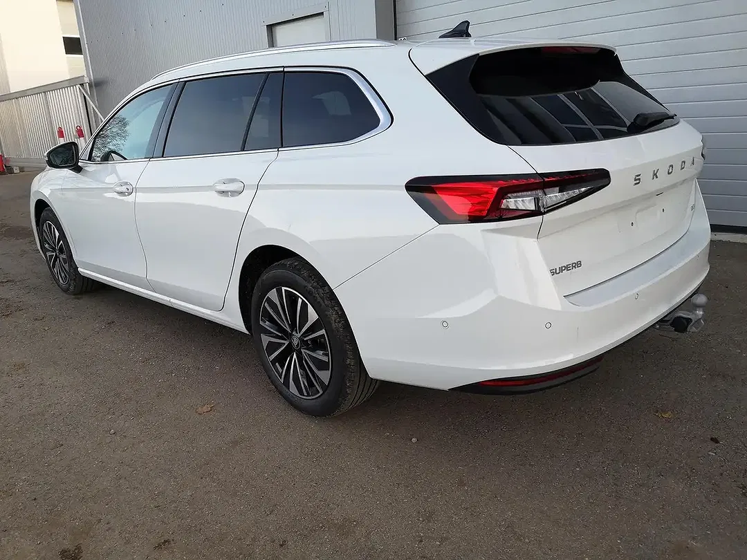 Skoda Superb 2.0 TDI DSG 4x4 Combi Selection - Thumbnail 3
