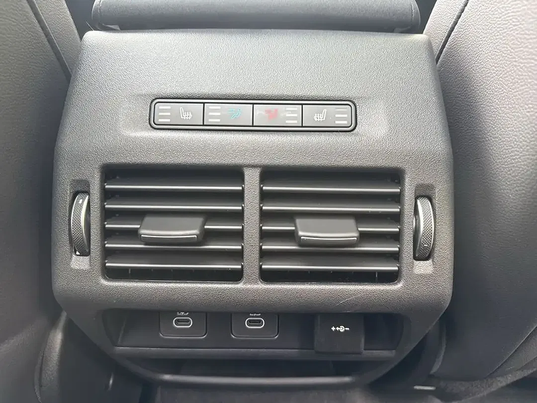 Land Rover Discovery Sport D200 Landmark Edition - Thumbnail 16