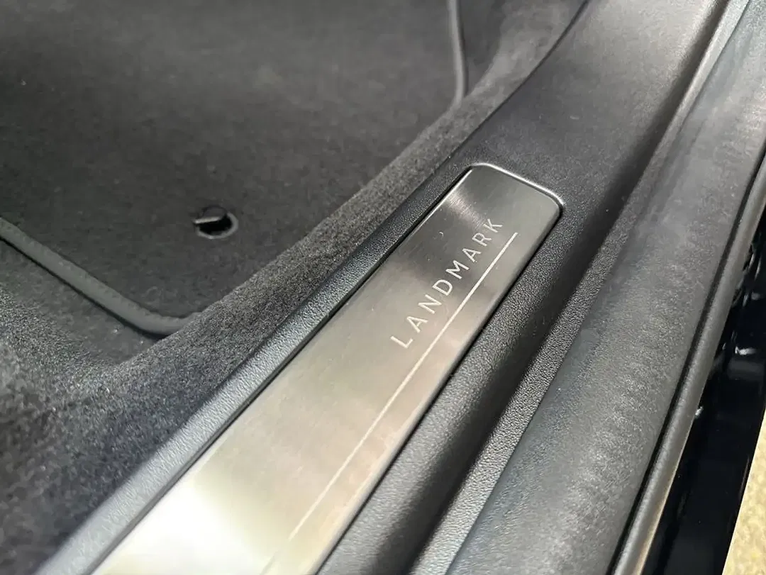 Land Rover Discovery Sport D200 Landmark Edition - Thumbnail 17