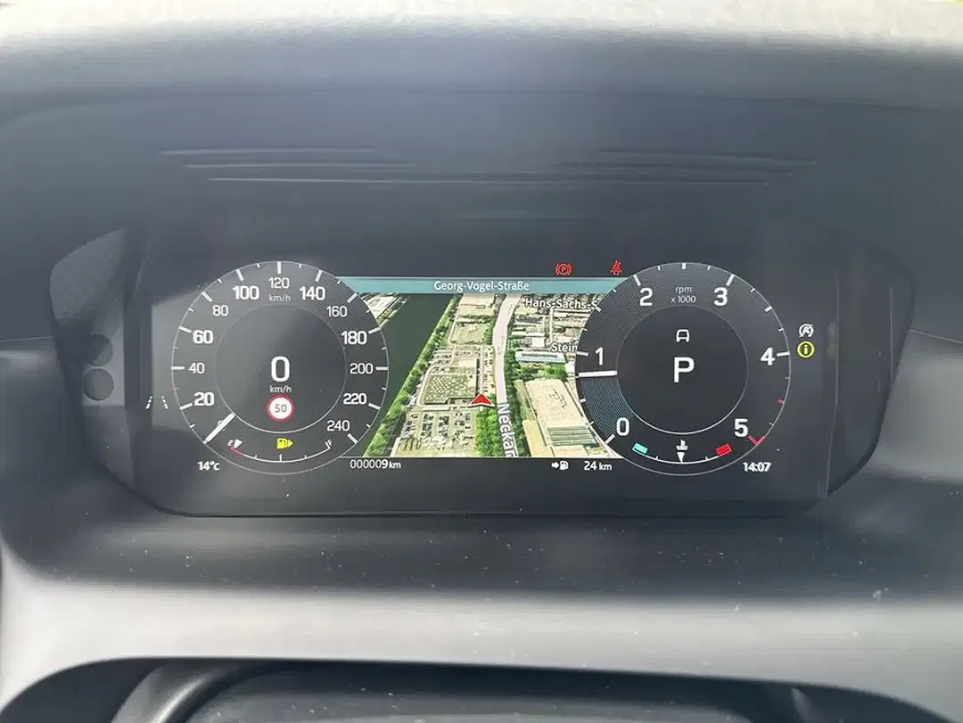 Land Rover Discovery Sport D200 Landmark Edition - Thumbnail 18