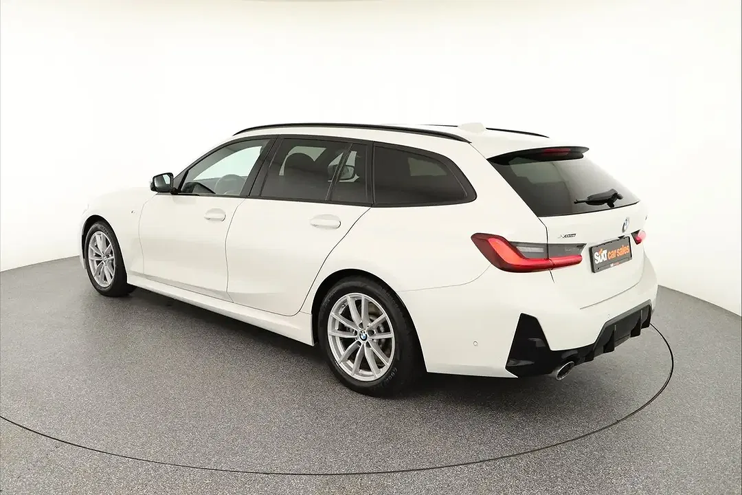 BMW 330 xDrive M Sport - Thumbnail 4
