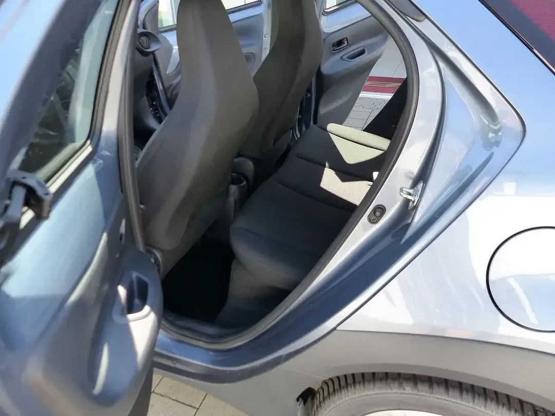 Toyota Aygo - Thumbnail 11