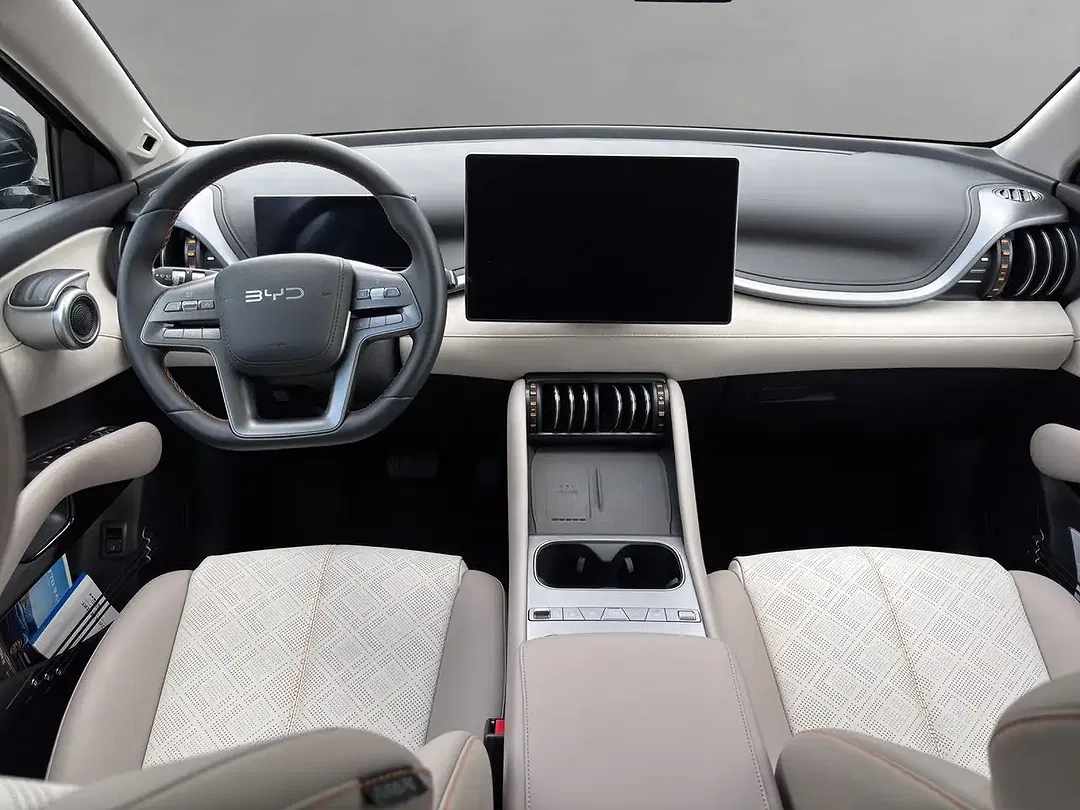 BYD Atto 3 - Thumbnail 8