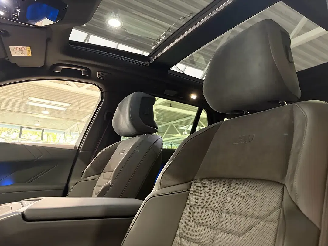 BMW X5 xDrive M - Thumbnail 16