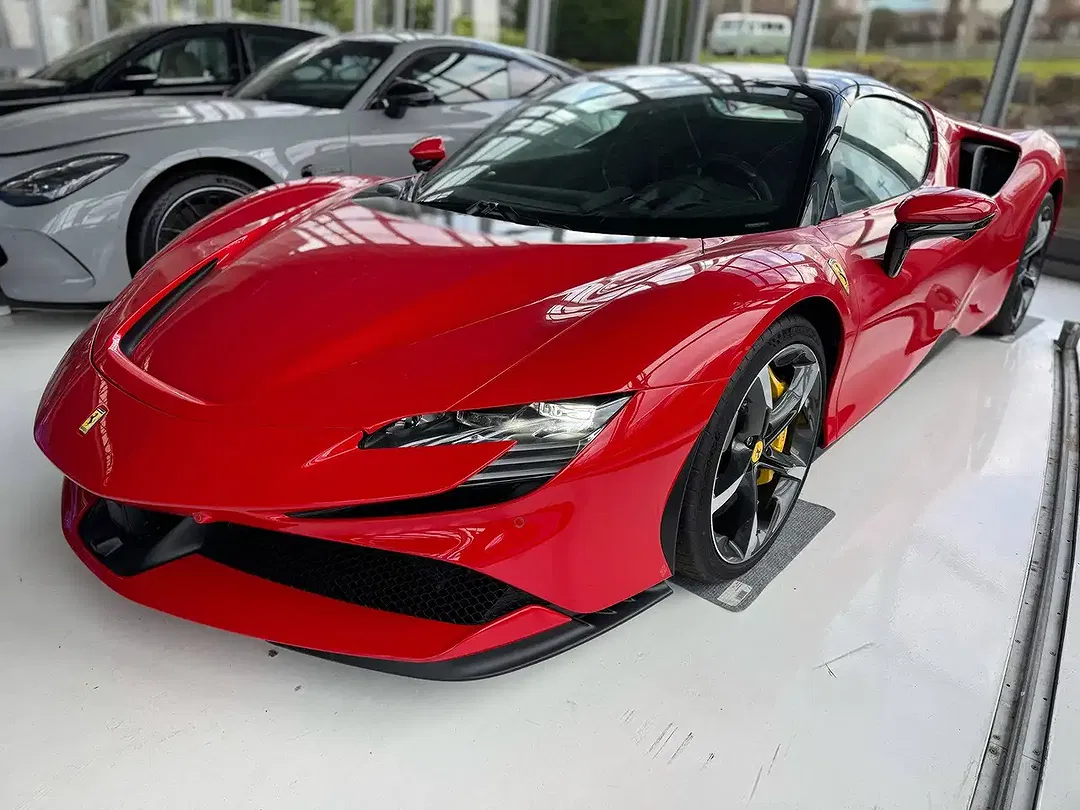Ferrari SF90 Spider - foto 1