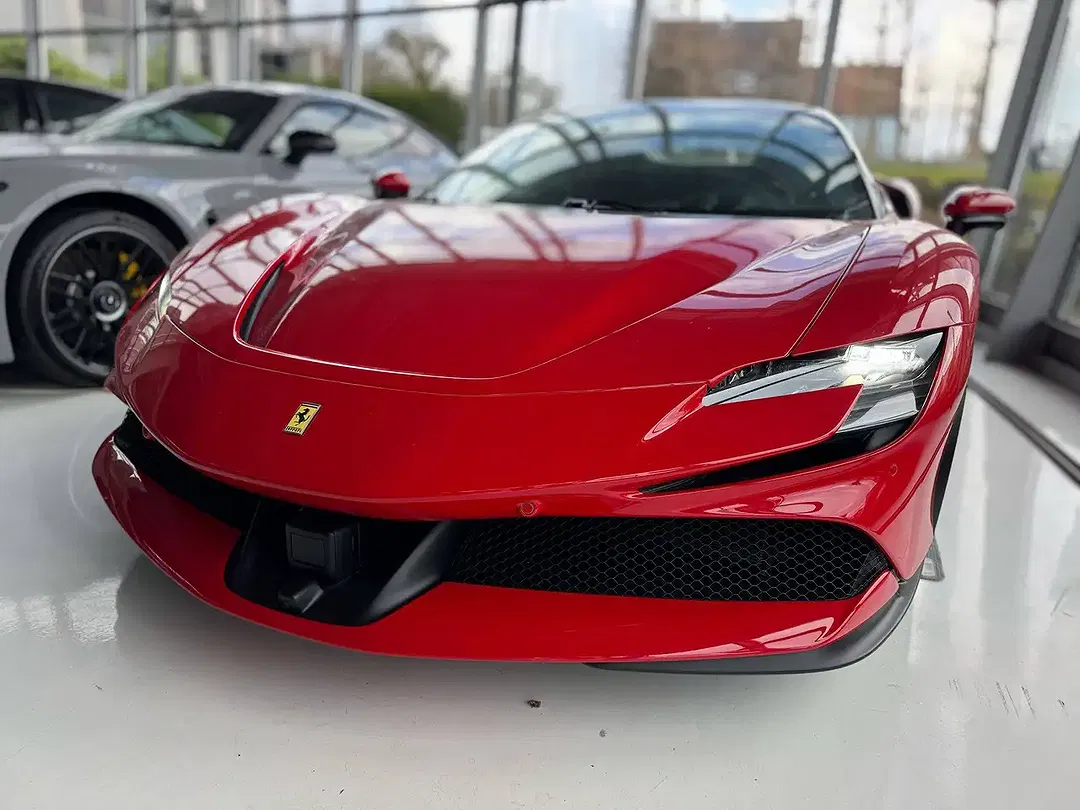Ferrari SF90 Spider - foto 2