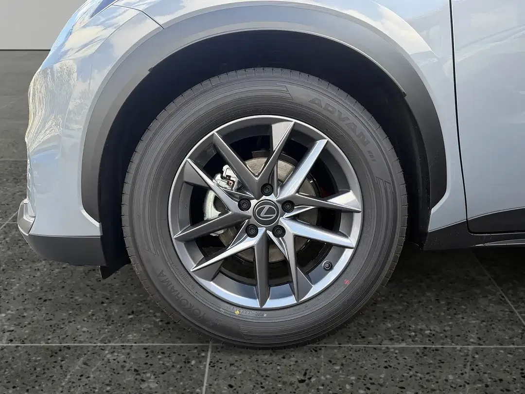 Lexus LBX 1.5 Hybrid - foto 14