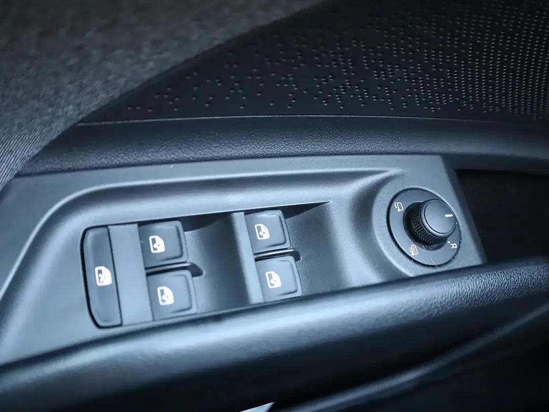 Skoda Enyaq 50 Loft - Thumbnail 18