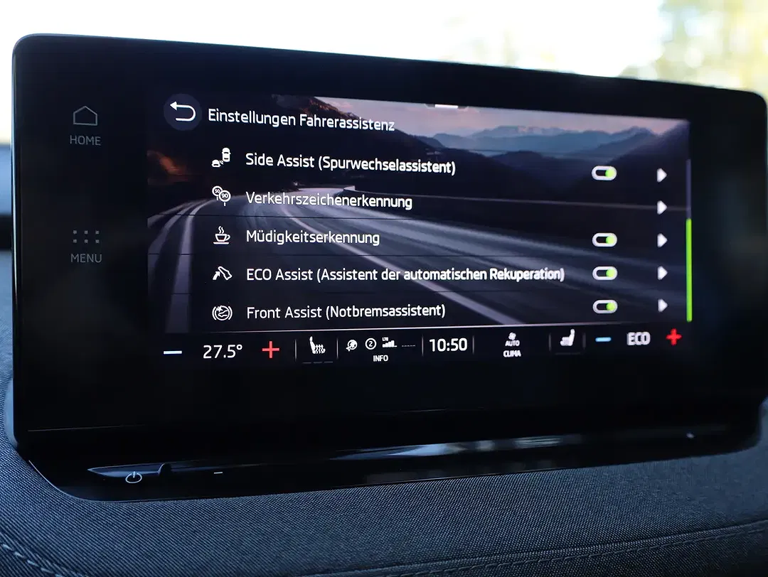 Skoda Enyaq 50 Loft - Thumbnail 26