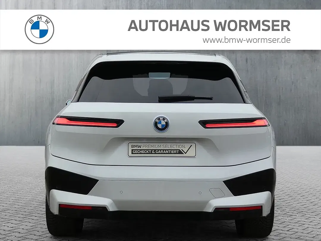 BMW iX xDrive - Thumbnail 4