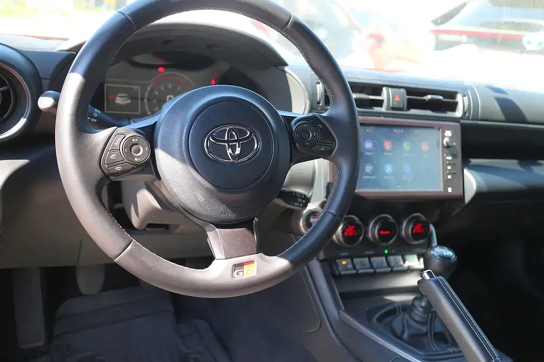 Toyota GR86 - Thumbnail 8