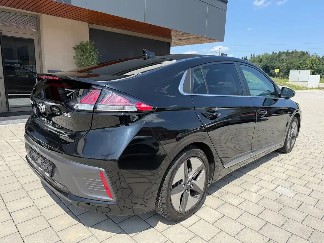 Hyundai IONIQ 1.6 GDI Hybrid - Thumbnail 3