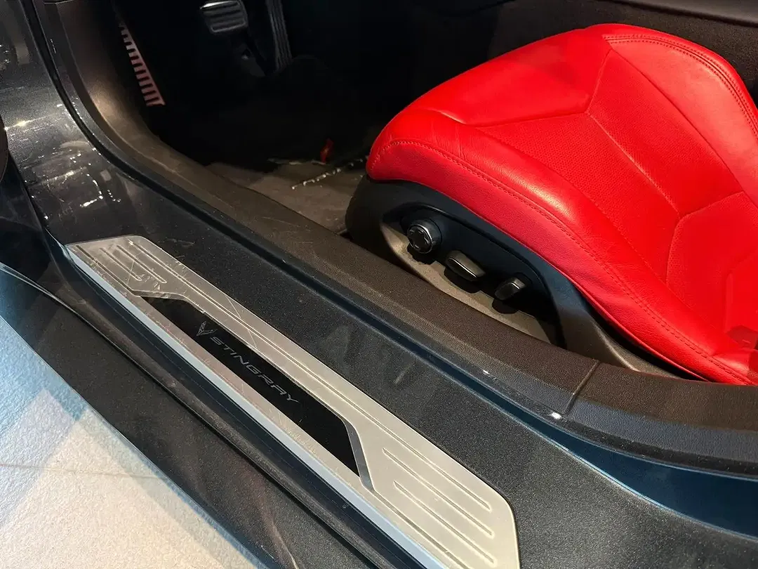 Corvette C8 Coupe Stingray 2LT - Thumbnail 11