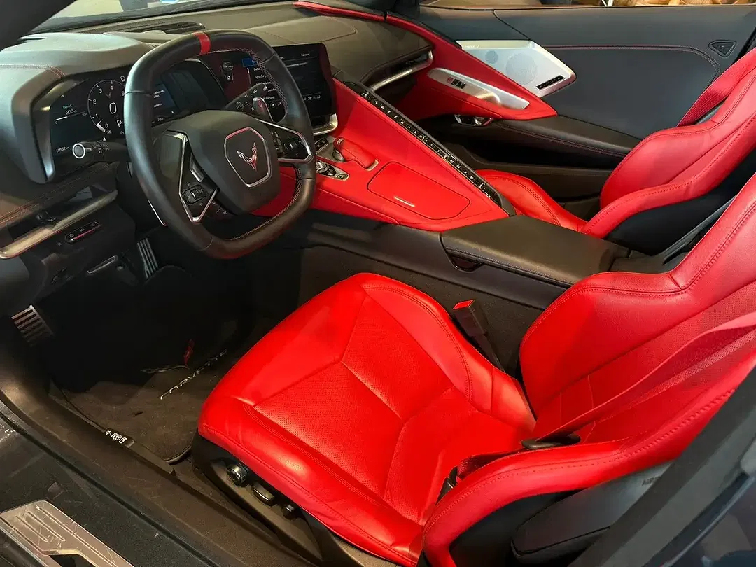 Corvette C8 Coupe Stingray 2LT - Thumbnail 12