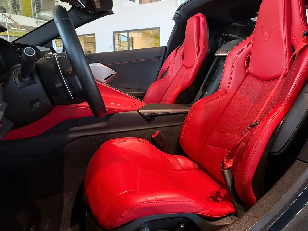 Corvette C8 Coupe Stingray 2LT - Thumbnail 13