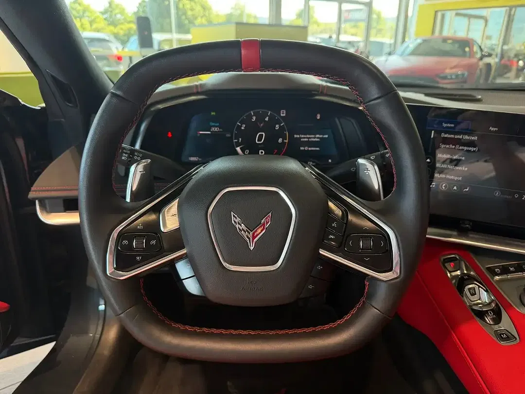 Corvette C8 Coupe Stingray 2LT - Thumbnail 14